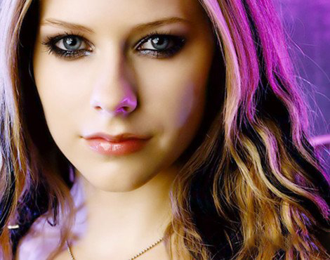 艾薇儿图片欣赏 其被曝与二婚丈夫感情破裂而正式宣布分居